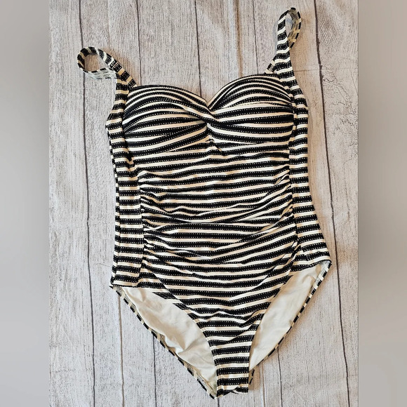 Niptuck Black White Stripe Tummy Control One Piece Swim Suit Size 10 Multi Fit - Picture 1 of 7